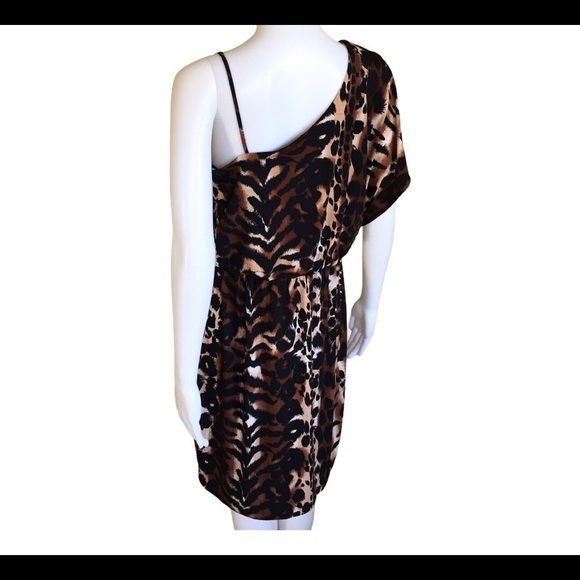 NWT ENFOCUS STUDIO Animal Print One Shoulder Dress With Ruched Waist Brown Large - Picture 3 of 11